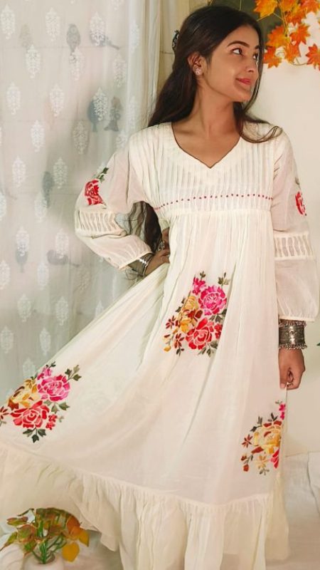 निर्मल वाटिका (Nirmal Vaatika) Hand Embroidered Flower Mul Cotton Gown – Off White