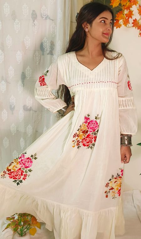 निर्मल वाटिका (Nirmal Vaatika) Hand Embroidered Flower Mul Cotton Gown – Off White