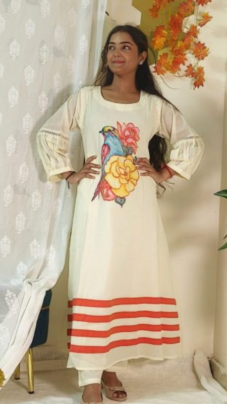 पक्षी प्रभा ( PAKSHI PRABHA) Hand Painted Bird Kurta Set – Off White
