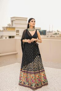 Why Indian Women Wear Sarees

